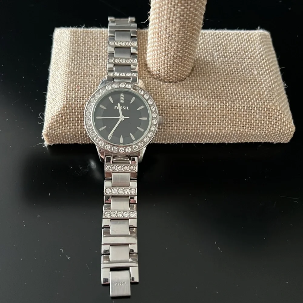 Fossil Rhinestone Watch - Picture 6 of 9